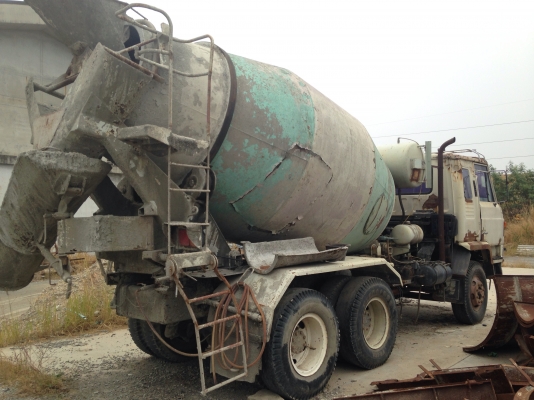 ขายรถโม่ปูน นิสสัน 2 เพลา โม่ขนาด 7 คิว เครื่อง EK 100 260 แรง