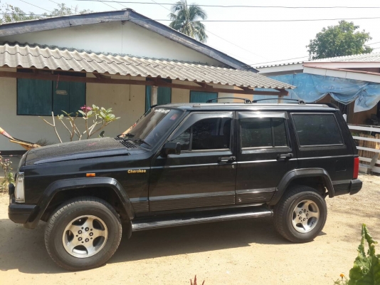 ขายรถ 4 ล้อ Jeep Cherokee 4×4 เกียร์ออโต้ 4000 C.cคานแข็ง ขายรถ 4 ล้อ Jeep Cherokee 4×4 เกียร์ออโต้ 4000 C.cคานแข็ง