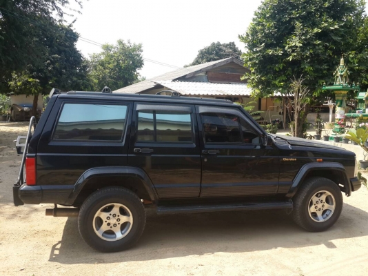 ขายรถ 4 ล้อ Jeep Cherokee 4×4 เกียร์ออโต้ 4000 C.cคานแข็ง ขายรถ 4 ล้อ Jeep Cherokee 4×4 เกียร์ออโต้ 4000 C.cคานแข็ง