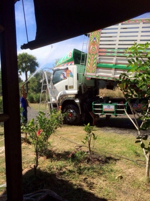 ขายดาวน์รถพ่วง 22 ล้อ 2 เพลา กระบะเหล็กคอกเกษตรดั้ม ISUZU 360  ปี.56 รถสวยวิ้งน้อย ยาง.90\% แม่.ลูก ราคา.1200000 ต่อรอง