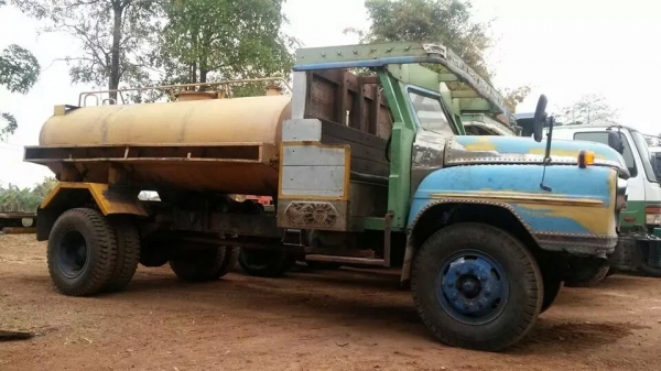 ขายรถน้ำหกล้อ เครื่อง EH700 รถใช้งานอยู่ ยางใหม่6 เส้น แบตเตอรี่ใหม่