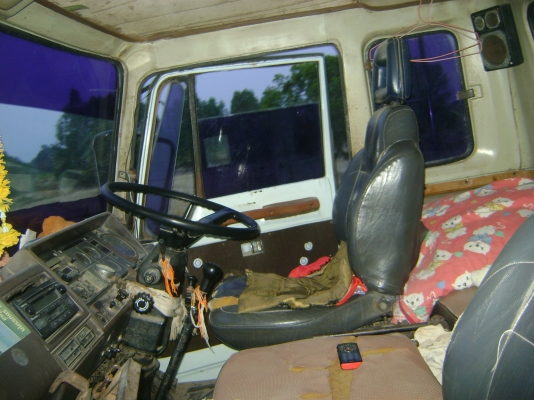 F 17   168แรง  2เพลา  เกียร์กลาง  รถพร้อมใช้งาน  ราคา  660,000 บาท