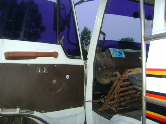 F 17   168แรง  2เพลา  เกียร์กลาง  รถพร้อมใช้งาน  ราคา  660,000 บาท