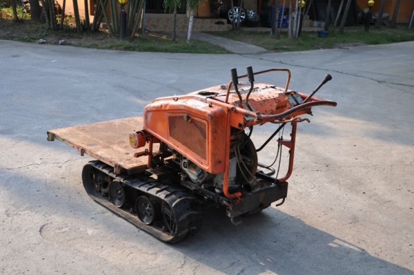 ขายรถบรรทุก ตีนตะขาบKUBOTA ดีเซล มีเกียร์ สภาพ เดิมญี่ปุ่น อะเนคประสงค์18,000เท่านั้น!!