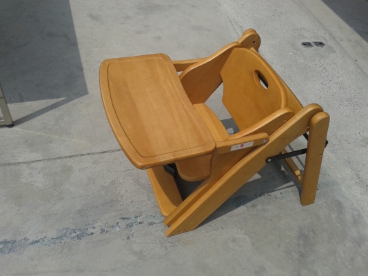 เก้าอี้ป้อนข้าวเด็กปรับได้ 3 ระดับ เก้าอี้ป้อนข้าวเด็กปรับได้ 3 ระดับ