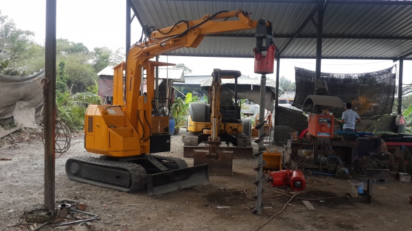 ขายรถขุดkomasu pc28u1..รถนอกประเทศถูกเหลือเชื่อ.บูมสไสด์