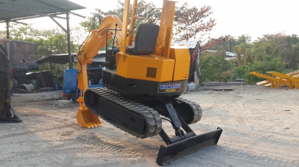 ขายรถขุดkomasu pc28u1..รถนอกประเทศถูกเหลือเชื่อ.บูมสไสด์