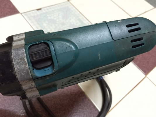 ขายสว่านไฟฟ้าปรับกระแทกได้ยี่ห้อMakitaรุ่นHP1630(710W)พร้อมใช้งาน