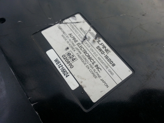 Sub Box Alpine SWD-1600 วางใต้เบาะ จากญี่ปุ่น