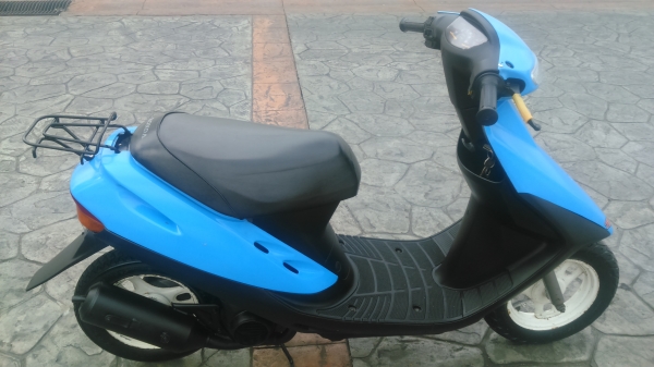 ขายรถป๊อบ HONDA DIO สีฟ้า สภาพดีและพร้อมใช้งานได้เลย สตาร์ด สองระบบ มือเท้า เครื่องโครตดี นิ่มนิ่ม เสียงเงียบมาก สีสวยโอเค ระบบไฟทำงานปกติ ขอขาย 8900 บาท K.tum 0971977571  (ส่งทั่วโลก กทมส่งฟรี)