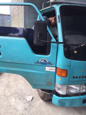ขายรถบรรทุก 6 ล้อตู้แห้ง HINO DUTRO 136 แรงม้าปี 2543 ราคา 380000
