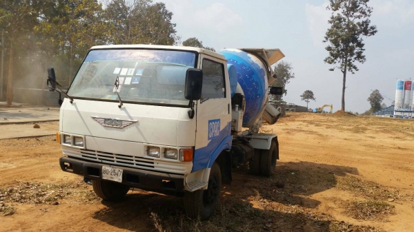 ขายด่วนรถโม้ปูนWO4Dเครื่อง120เเรงโม้ใหม่3คิวโม้ตรงลงเล่มเป็นวัสถุของเหลวคอนกรีตผสมเสร็จ