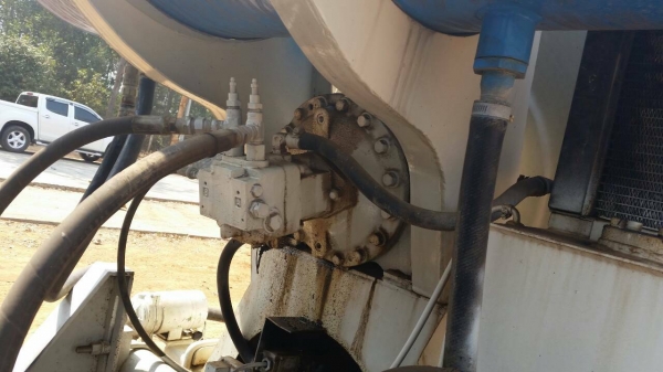 ขายด่วนรถโม้ปูนWO4Dเครื่อง120เเรงโม้ใหม่3คิวโม้ตรงลงเล่มเป็นวัสถุของเหลวคอนกรีตผสมเสร็จ