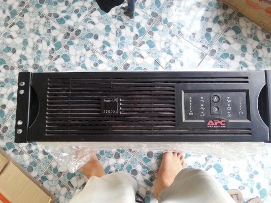 UPS "APC" ตัวใหญ่ ติดตั้งตู้ Rack UPS "APC" ตัวใหญ่ ติดตั้งตู้ Rack