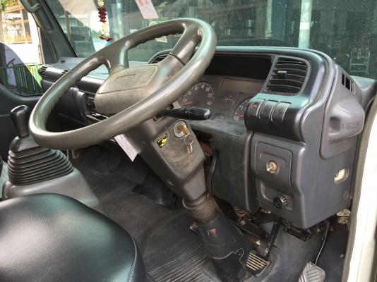 ขาย6ล้อNPR130โบรถห้างปลายปี50ไฟเพชร