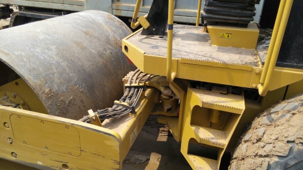 ขายด่วน 2คัน เกรดเดอร์&รถบดสั่นสะเทือน CATERPILLAR ขายด่วน 2คัน เกรดเดอร์&รถบดสั่นสะเทือน CATERPILLAR