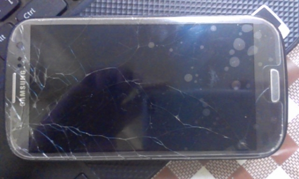 พร้อมขาย พร้อมส่ง หน้าจอนอก samsung s3 i9300 400 บาท