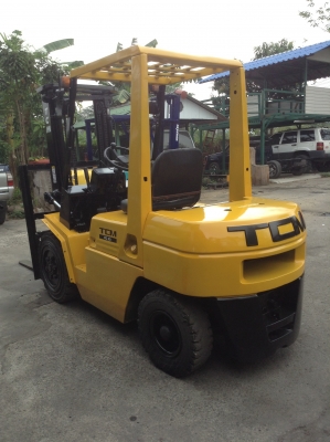 +++ ขายโฟล์คลิฟท์  T.C.M. FD30 Z5   ขนาด  3  ตัน  เครื่องยนต์ดีเซล   เกียร์ธรรมดา  เสา 3 เมตร  งา 1,070  มม.  ยางตันครับ