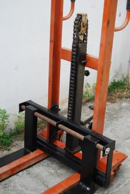 รถยกพาเลท สแตกเกอร์ สูง 2 เมตร 3 คัน