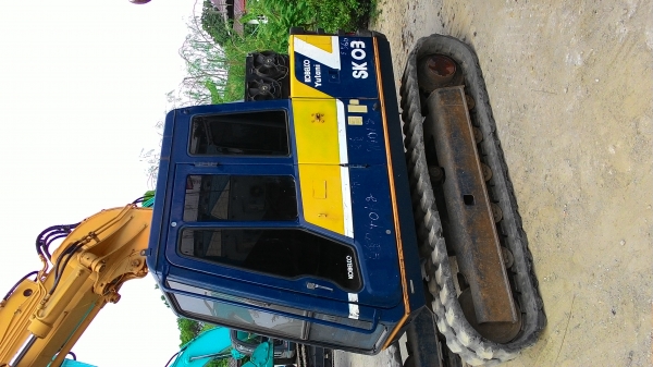 ขายด่วน รถขุด KOBELCO SK60-2 บูมตัวยู   แทรคยาง ชั่วโมงการทำงานน้อย มาก   สภาพสวยมากๆๆๆ  แอร์เย็น พร้อมใช้งาน  โทร 089-3818694 ดวงนภา  เตียวตระกูล