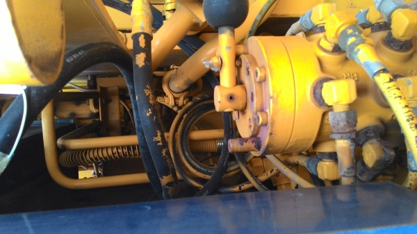 ขายด่วน รถขุด KOBELCO SK60-2 บูมตัวยู   แทรคยาง ชั่วโมงการทำงานน้อย มาก   สภาพสวยมากๆๆๆ  แอร์เย็น พร้อมใช้งาน  โทร 089-3818694 ดวงนภา  เตียวตระกูล