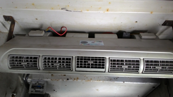 ขายด่วน รถขุด KOBELCO SK60-2 บูมตัวยู   แทรคยาง ชั่วโมงการทำงานน้อย มาก   สภาพสวยมากๆๆๆ  แอร์เย็น พร้อมใช้งาน  โทร 089-3818694 ดวงนภา  เตียวตระกูล