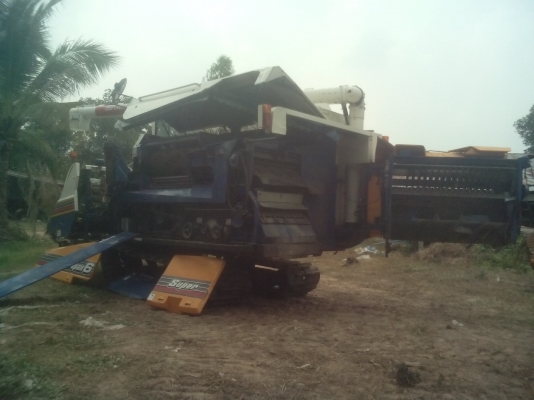 ขายรถเกี่ยวข้าว ISEKI JAPAN6 SUPER ดูรถที่หน้างานเลยครับ