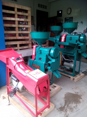 จำหน่ายเครื่องกะเทาะข้าวโพด+เครื่องสีข้าว+เคื่องบดย่อยขนาดเล็ก