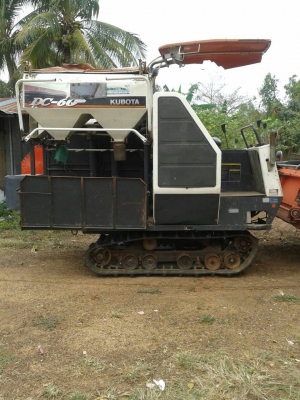 รถเกี่ยวข้าวคูโบต้า DC60