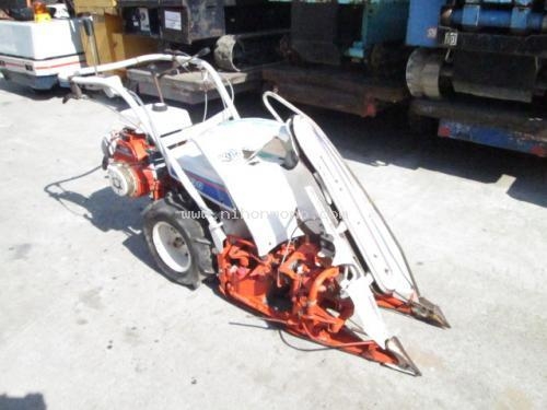 รถเกี่ยวข้าวเดินตาม   KUBOTA     RB30  รหัสสินค้า : 14001877  หรือเพิ่มเติมไดที่ www.nihonmono.com