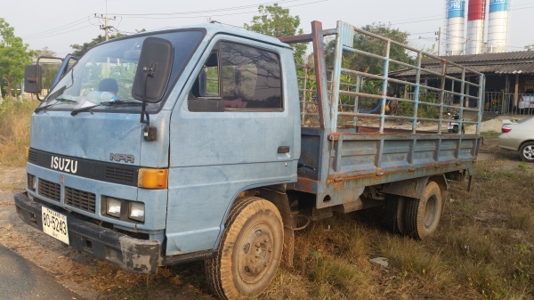ขายรถ6ล้อisuzu npr รถห้าง สภาพพร้อมใช้ 080-6331098