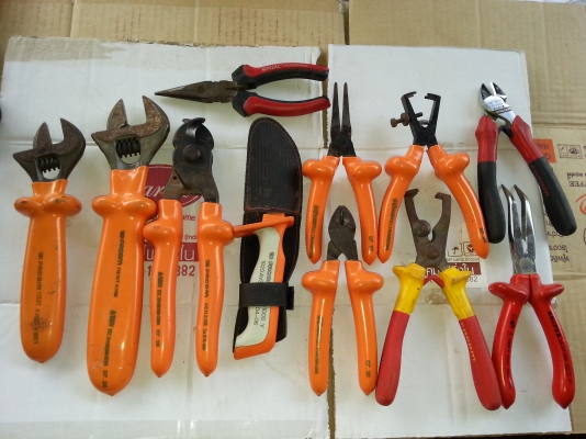 ขายเครื่องมือช่างไฟฟ้า "FACOM" ชุดใหญ่ ขายเครื่องมือช่างไฟฟ้า "FACOM" ชุดใหญ่