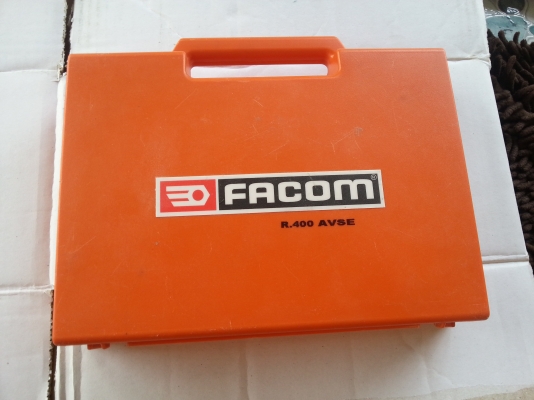 ขายเครื่องมือช่างไฟฟ้า "FACOM" ชุดใหญ่ ขายเครื่องมือช่างไฟฟ้า "FACOM" ชุดใหญ่