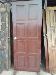 บานประตูไม้เต็งลูกฟัก 8 ลูก