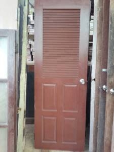 บานประตูไม้เต็งลูกฟัก 8 ลูก