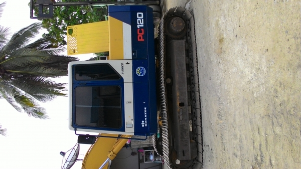 ขายด่วน รถขุด KOMATSU PC120-5   เก่าไทย   แทรค 60  ปั๊มดี  เครื่องดี  เอวแน่น  โซ่สวย  ระบบไฟฟ้าครบ   สภาพสวยมากๆๆๆ   พร้อมใช้งาน  โทร 089-3818694 ดวงนภา  เตียวตระกูล
