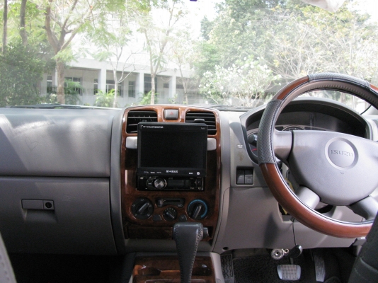 Thai rung Isuzu Adventure Thai rung Isuzu Adventure