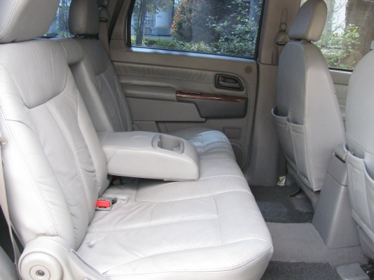 Thai rung Isuzu Adventure Thai rung Isuzu Adventure