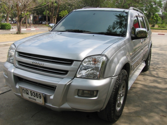 Thai rung Isuzu Adventure Thai rung Isuzu Adventure
