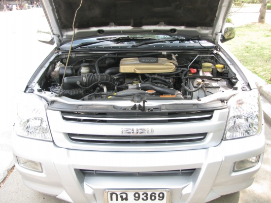 Thai rung Isuzu Adventure Thai rung Isuzu Adventure