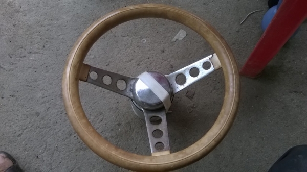 พวงมาลัย รถเรโท