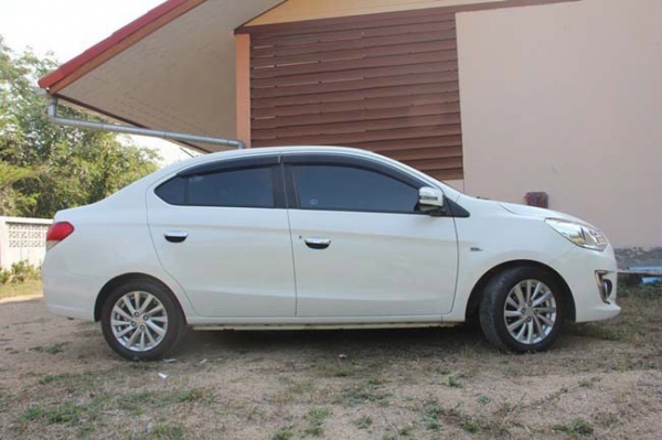 ขายดาวน์ 40000 มิตซูบิชิ Attrage GLS CVT สีขาวมุก ตัวรองท๊อป ขายดาวน์ 40000 มิตซูบิชิ Attrage GLS CVT สีขาวมุก ตัวรองท๊อป