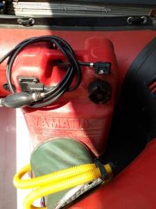 เรือเครื่องยามาฮ่า 15 แรงเรือยางลมครับ นั่งได้ 5  คนครับ  เครื่องเรือ 15  แรงของยามาฮา  ใบพัดแบบสั้นครับ  พร้อมใช้ครับ  ทั้งลำราคานี้คุ้มครับ