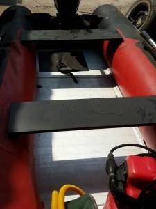 เรือเครื่องยามาฮ่า 15 แรงเรือยางลมครับ นั่งได้ 5  คนครับ  เครื่องเรือ 15  แรงของยามาฮา  ใบพัดแบบสั้นครับ  พร้อมใช้ครับ  ทั้งลำราคานี้คุ้มครับ