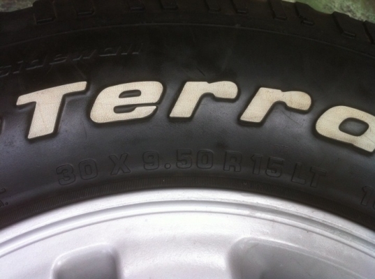 ขายล้อ d4d พร้อมยาง bf all 30