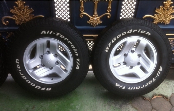 ขายล้อ d4d พร้อมยาง bf all 30