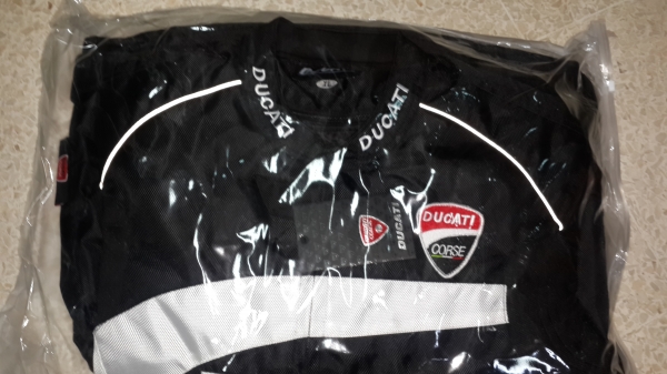 ขายเสื้อคลุม DUCAT