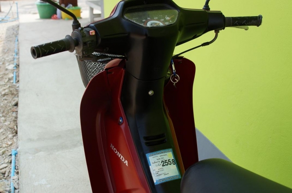 ขาย HONDA WAVE 100 รถปี 46 สภาพเดิม เครื่องดีมากมาก  เอกสาร ทะเบียนพร้อมชุดโอน ครบ ภาษี พรบ 2558