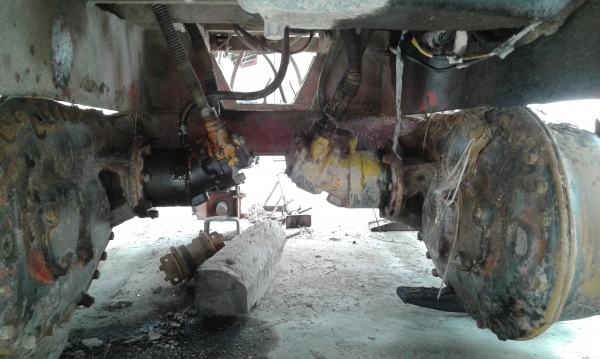 ขายรถเกี่ยวเครื่องยนต์ hino jo8c  j2   ตัวเดิน pc200 ต่อรองได้ครับ
