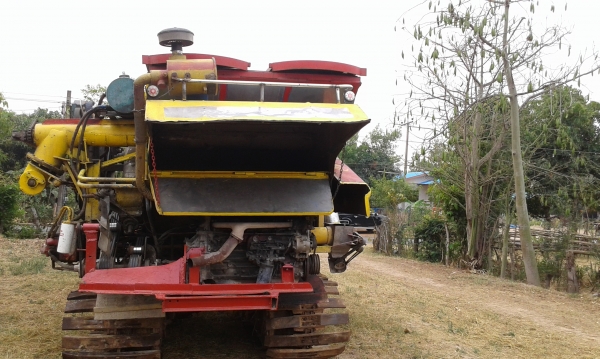 ขายรถเกี่ยวเครื่องยนต์ hino jo8c j2 ตัวเดิน pc200 ต่อรองได้ครับ ขายรถเกี่ยวเครื่องยนต์ hino jo8c j2 ตัวเดิน pc200 ต่อรองได้ครับ